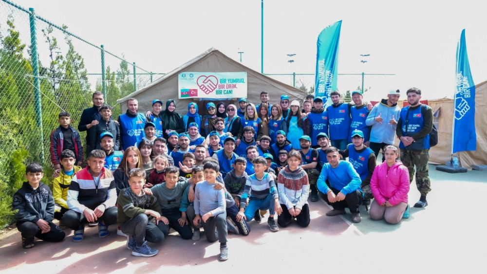 Azərbaycan könüllüləri Türkiyədəki fəaliyyətlərini yekunlaşdırıblar<font color=red> - FOTOLAR</font>