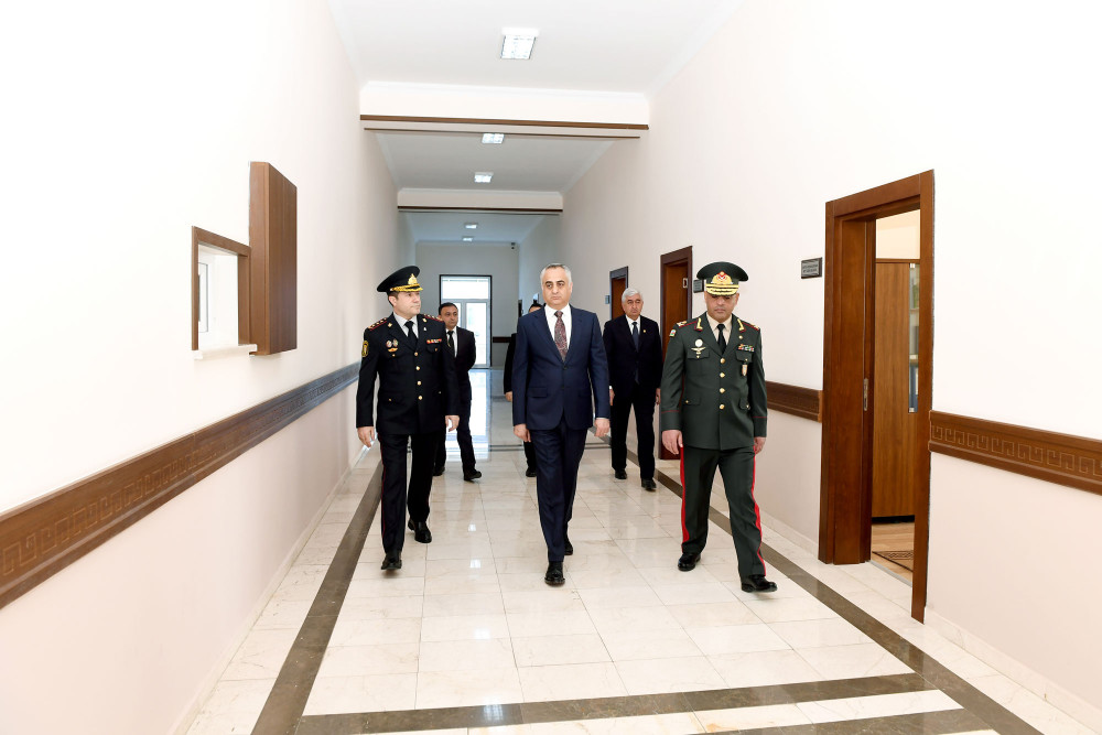 Daxili Qoşunların Şərur rayonu ərazisində yerləşən hərbi  hissəsində xidmət və yaşayış şəraiti ilə tanışlıq olub<font color=red> - FOTOLAR</font>