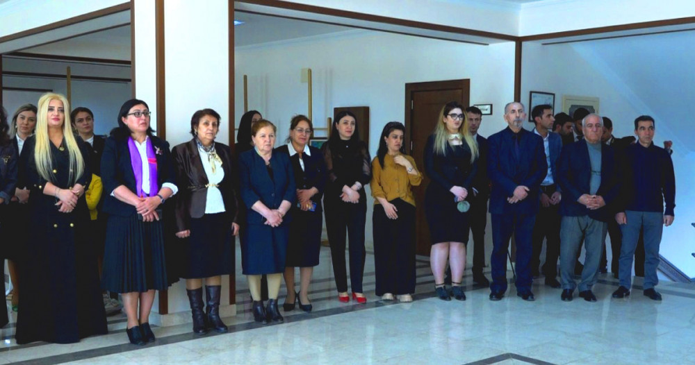 Naxçıvan Müəllimlər İnstitutunun tələbəsi Sara Hüseynlinin fərdi rəsm sərgisi açılıb<font color=red> - FOTOLAR</font>