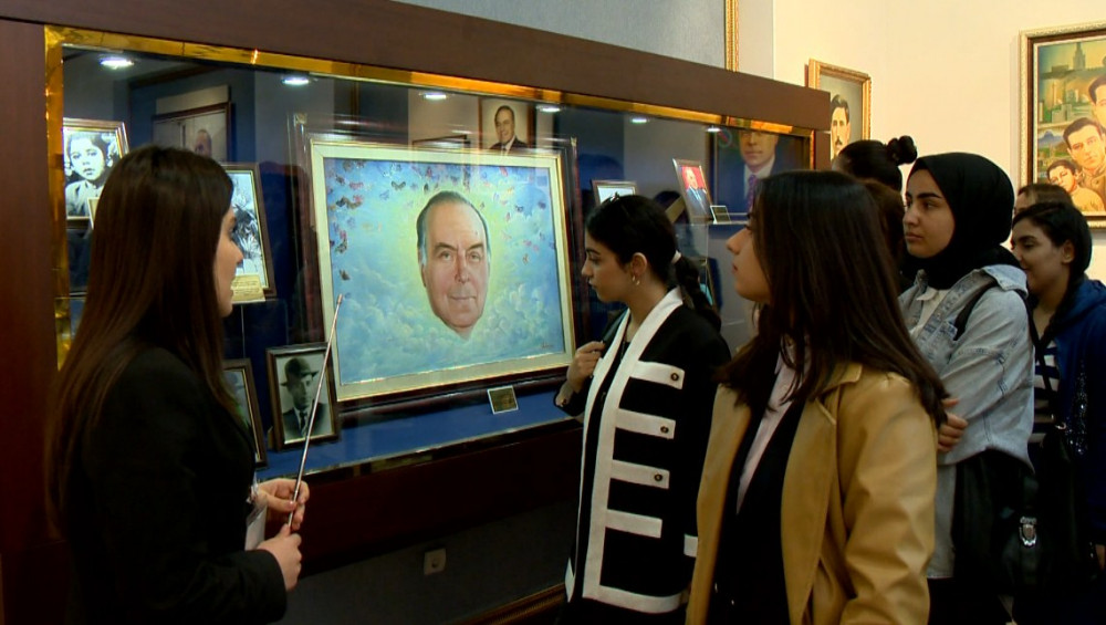 <strong>“Naxçıvan” Universitetində təhsil alan əcnəbi tələbələr Heydər Əliyev Muzeyində olublar<font color=red> - FOTOLAR</font></strong>