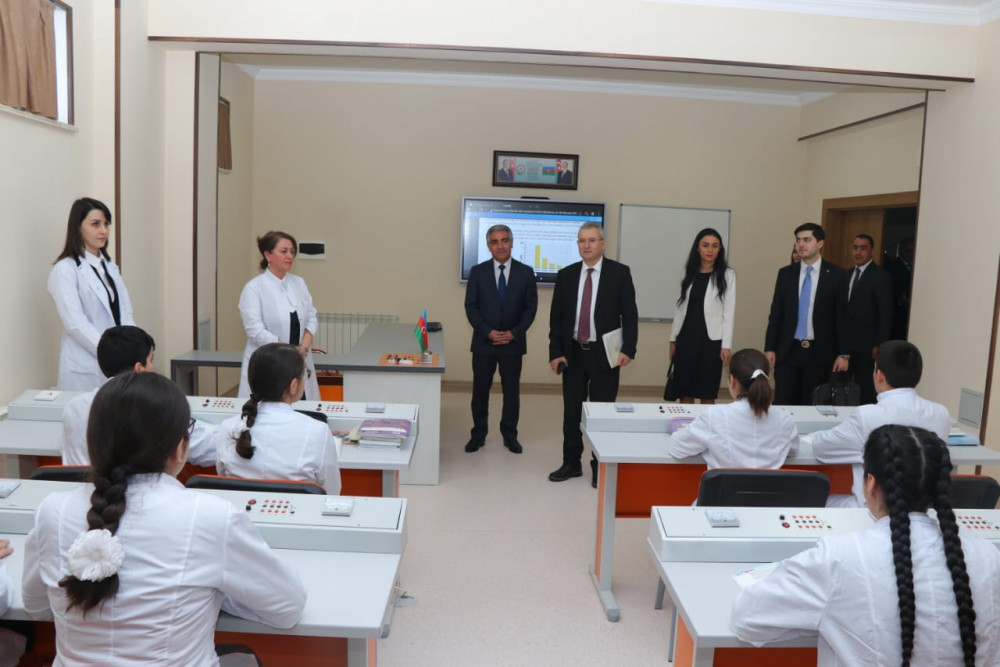 Elm və Təhsil Nazirliyinin nümayəndə heyəti Naxçıvandadır<font color=red> - FOTOLAR</font>