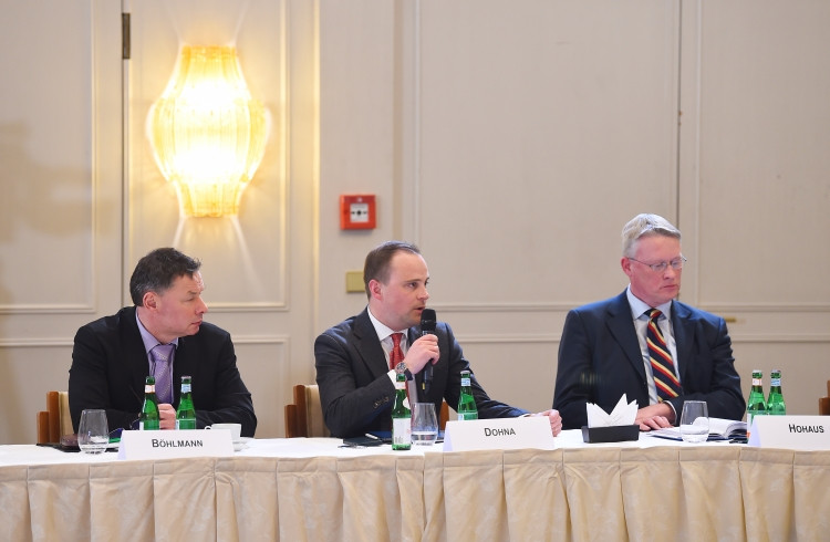 Azərbaycan Prezidenti İlham Əliyevin Almaniya iş adamları ilə görüşü olub<font color='red'> - YENİLƏNİB</font><font color=red> - FOTOLAR</font>