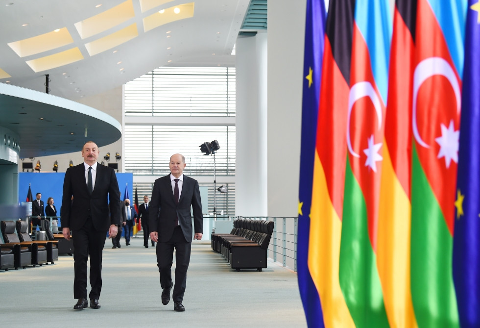 Azərbaycan Prezidenti və Almaniya Kansleri birgə mətbuat konfransı keçiriblər<font color='red'> - YENİLƏNƏCƏK</font><font color=red> - FOTOLAR</font>