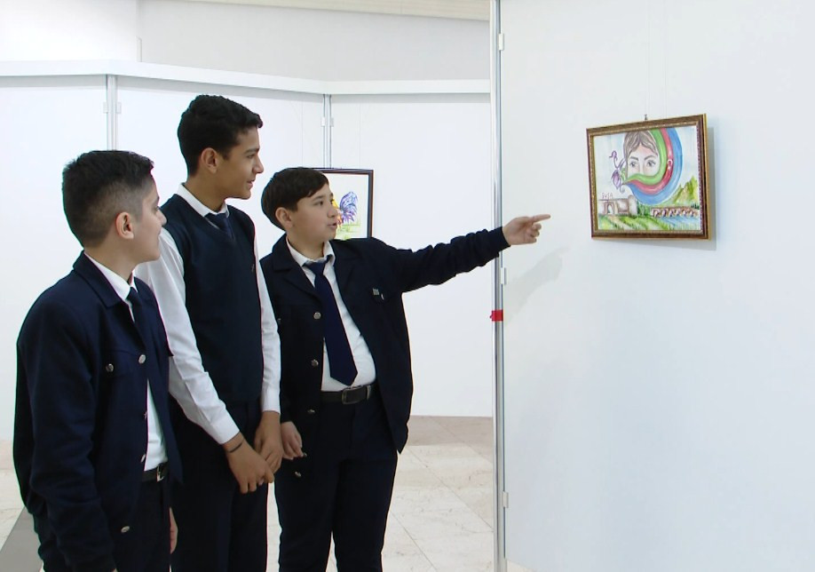 İstedadlı şagird Röya Musayevanın fərdi yaradıcılıq sərgisi açılıb<font color=red> - FOTOLAR</font>