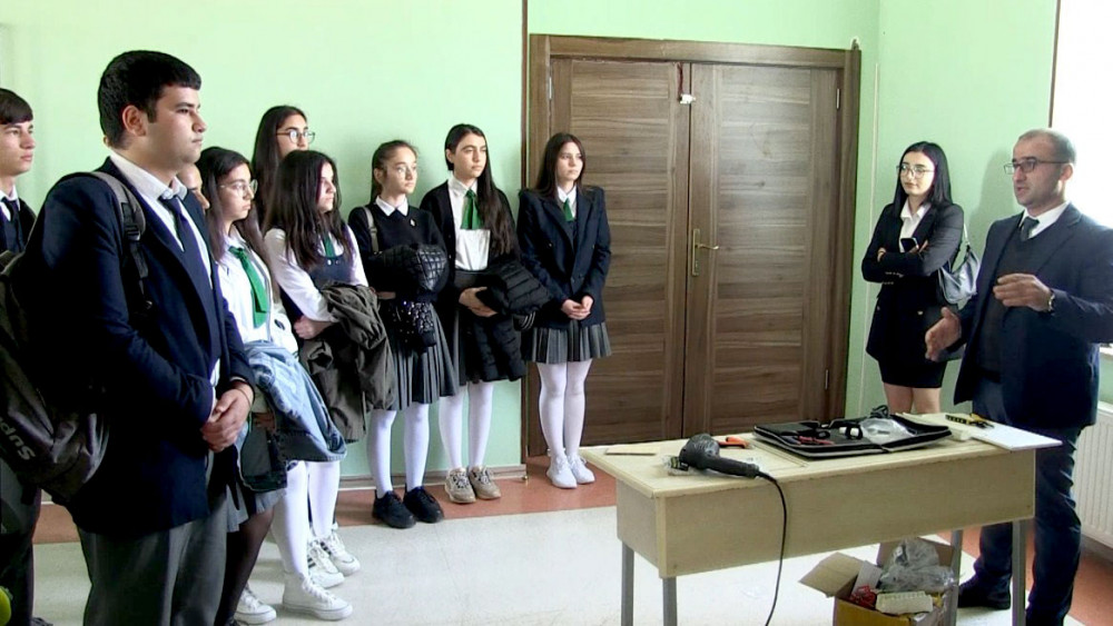 NDU-da “Bir gün tələbə” layihəsinin növbəti tədbiri keçirilib<font color=red> - FOTOLAR</font>