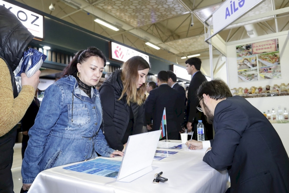 Naxçıvanda əmək yarmarkası keçirilib<font color=red> - FOTOLAR</font>