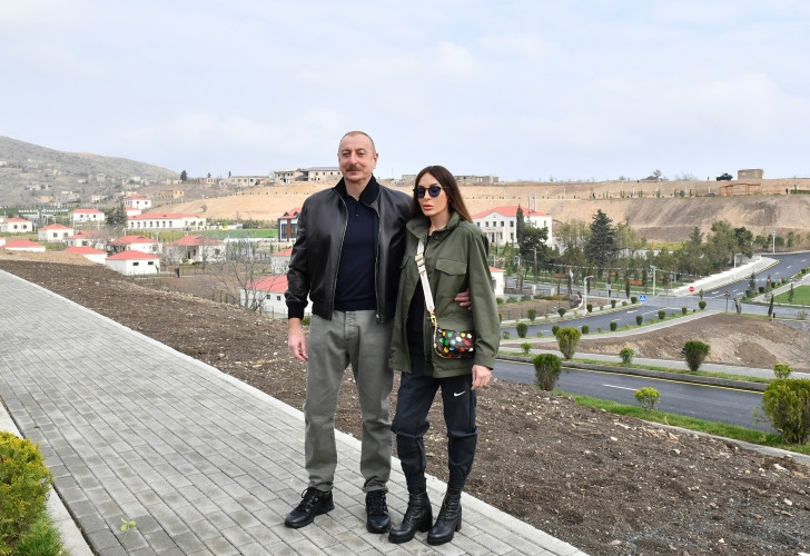 Prezident İlham Əliyev və birinci xanım Mehriban Əliyeva Talış kəndində görülən işlərlə tanış olublar<font color='red'> - YENİLƏNİB</font><font color=red> - FOTOLAR</font>