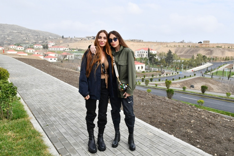 Prezident İlham Əliyev və birinci xanım Mehriban Əliyeva Talış kəndində görülən işlərlə tanış olublar<font color='red'> - YENİLƏNİB</font><font color=red> - FOTOLAR</font>