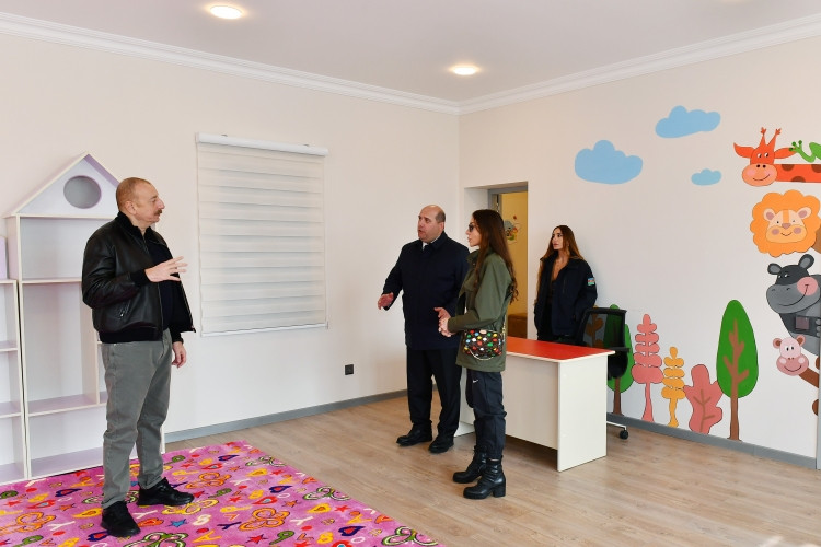 Prezident İlham Əliyev və birinci xanım Mehriban Əliyeva Talış kəndində görülən işlərlə tanış olublar<font color='red'> - YENİLƏNİB</font><font color=red> - FOTOLAR</font>