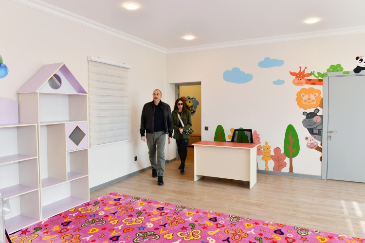 Prezident İlham Əliyev və birinci xanım Mehriban Əliyeva Talış kəndində görülən işlərlə tanış olublar<font color='red'> - YENİLƏNİB</font><font color=red> - FOTOLAR</font>