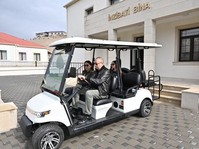 Prezident İlham Əliyev və birinci xanım Mehriban Əliyeva Talış kəndində görülən işlərlə tanış olublar<font color='red'> - YENİLƏNİB</font><font color=red> - FOTOLAR</font>