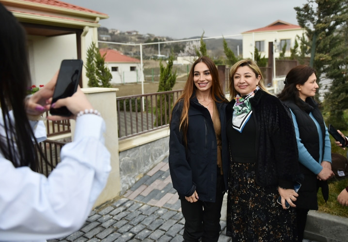 Prezident İlham Əliyev və birinci xanım Mehriban Əliyeva Talış kəndində görülən işlərlə tanış olublar<font color='red'> - YENİLƏNİB</font><font color=red> - FOTOLAR</font>