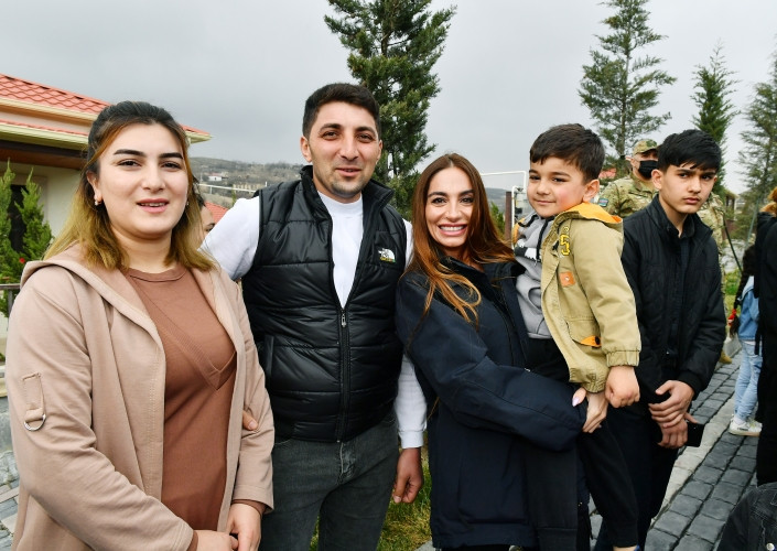 Prezident İlham Əliyev və birinci xanım Mehriban Əliyeva Talış kəndində görülən işlərlə tanış olublar<font color='red'> - YENİLƏNİB</font><font color=red> - FOTOLAR</font>