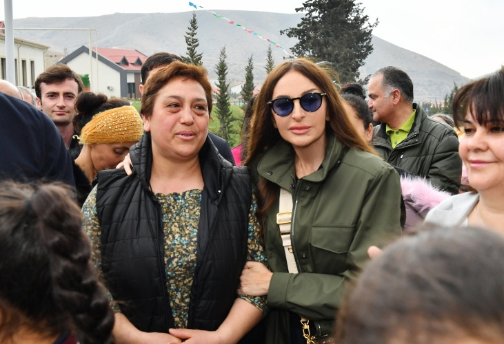 Prezident İlham Əliyev və birinci xanım Mehriban Əliyeva Talış kəndində görülən işlərlə tanış olublar<font color='red'> - YENİLƏNİB</font><font color=red> - FOTOLAR</font>