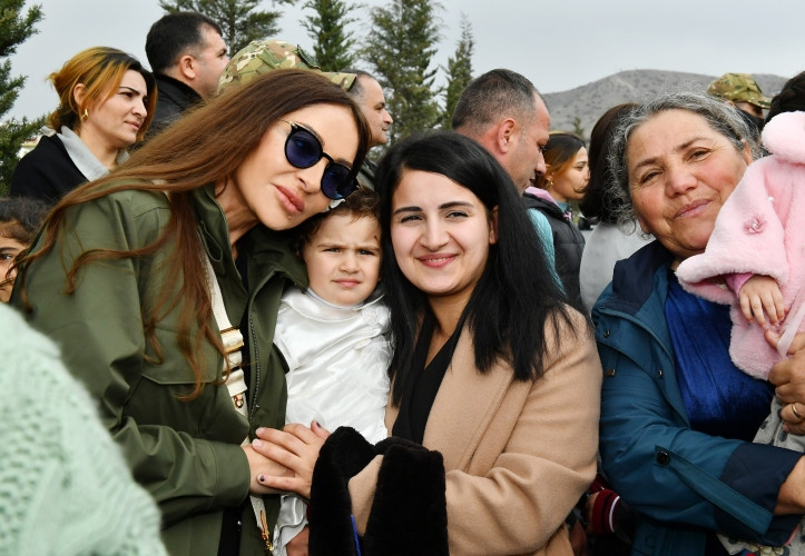 Prezident İlham Əliyev və birinci xanım Mehriban Əliyeva Talış kəndində görülən işlərlə tanış olublar<font color='red'> - YENİLƏNİB</font><font color=red> - FOTOLAR</font>