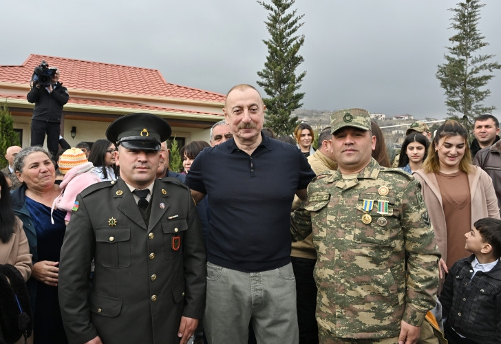 Prezident İlham Əliyev və birinci xanım Mehriban Əliyeva Talış kəndində görülən işlərlə tanış olublar<font color='red'> - YENİLƏNİB</font><font color=red> - FOTOLAR</font>