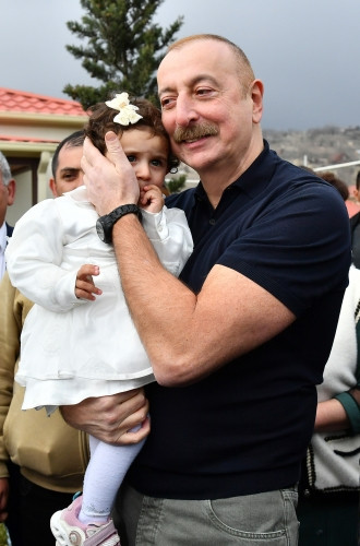 Prezident İlham Əliyev və birinci xanım Mehriban Əliyeva Talış kəndində görülən işlərlə tanış olublar<font color='red'> - YENİLƏNİB</font><font color=red> - FOTOLAR</font>