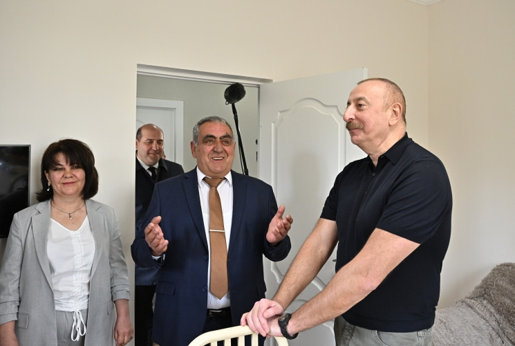 Prezident İlham Əliyev və birinci xanım Mehriban Əliyeva Talış kəndində görülən işlərlə tanış olublar<font color='red'> - YENİLƏNİB</font><font color=red> - FOTOLAR</font>