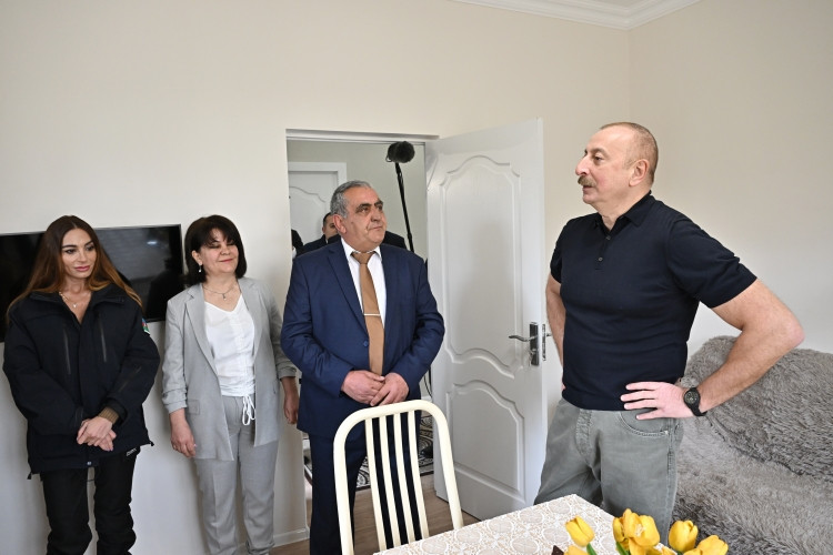 Prezident İlham Əliyev və birinci xanım Mehriban Əliyeva Talış kəndində görülən işlərlə tanış olublar<font color='red'> - YENİLƏNİB</font><font color=red> - FOTOLAR</font>