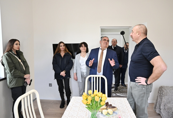 Prezident İlham Əliyev və birinci xanım Mehriban Əliyeva Talış kəndində görülən işlərlə tanış olublar<font color='red'> - YENİLƏNİB</font><font color=red> - FOTOLAR</font>