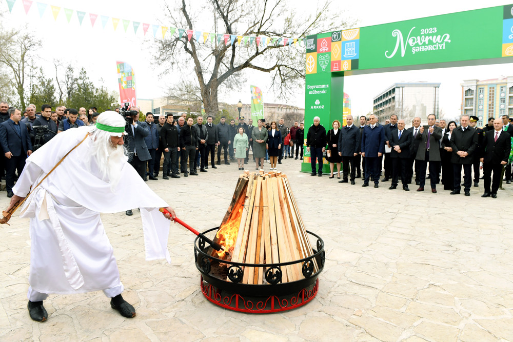 Naxçıvanda Novruz bayramı münasibətilə  ümumxalq şənliyi keçirilib<font color=red> - FOTOLAR</font>