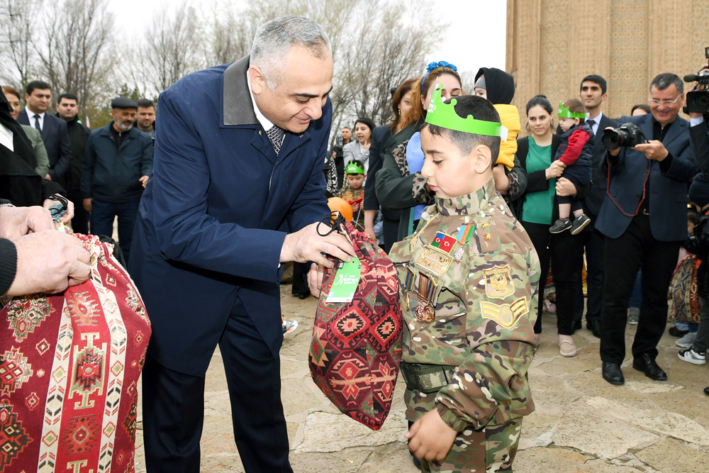 Naxçıvanda Novruz bayramı münasibətilə  ümumxalq şənliyi keçirilib<font color=red> - FOTOLAR</font>