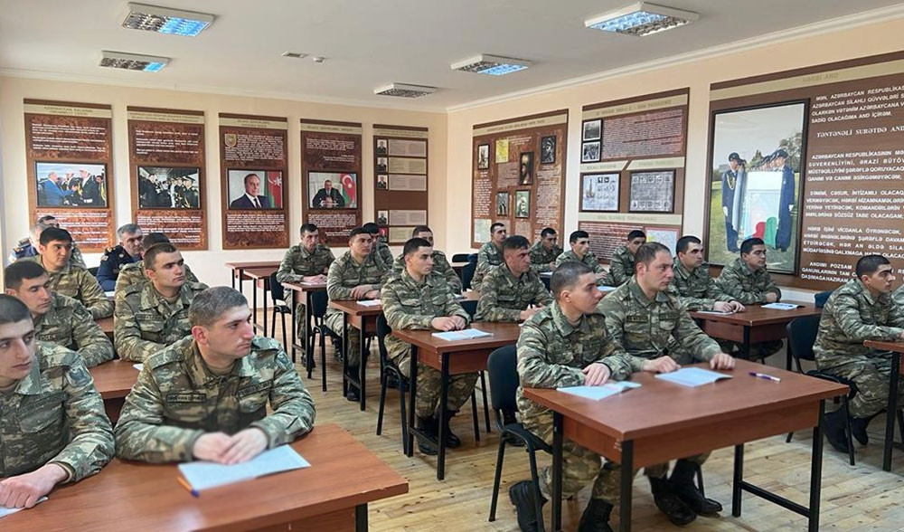 “Ən yaxşı ictimai-siyasi hazırlıq dərsinin qrup rəhbəri” müsabiqəsi keçirilib<font color=red> - FOTOLAR</font>