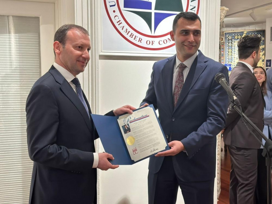 Azərbaycan xalçaları və xalça toxuculuğu ənənələri Vaşinqtonda nümayiş olunur<font color=red> - FOTOLAR</font>