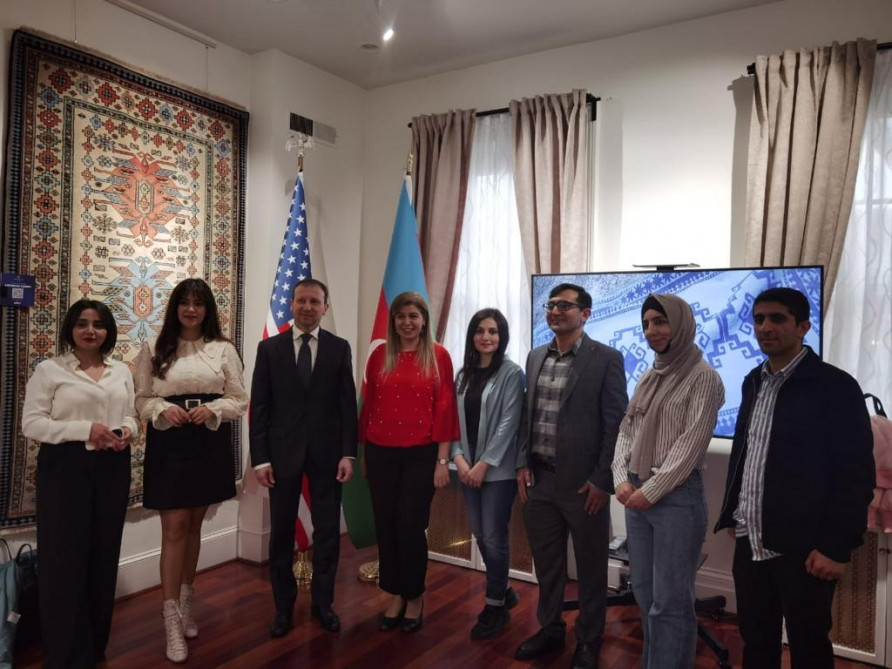 Azərbaycan xalçaları və xalça toxuculuğu ənənələri Vaşinqtonda nümayiş olunur<font color=red> - FOTOLAR</font>