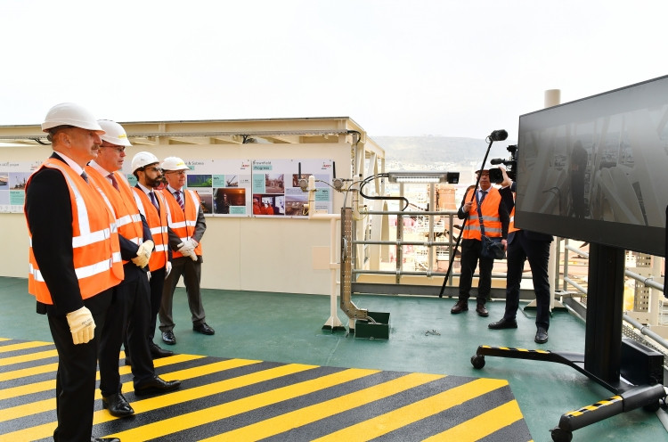 Prezident İlham Əliyev “Azəri-Mərkəzi-Şərqi” platformasının üst modullarının dənizə rəmzi yola salınması mərasimində iştirak edib<font color='red'> - YENİLƏNİB</font><font color=red> - FOTOLAR</font>