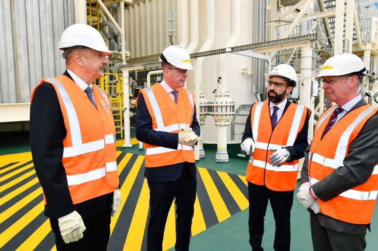 Prezident İlham Əliyev “Azəri-Mərkəzi-Şərqi” platformasının üst modullarının dənizə rəmzi yola salınması mərasimində iştirak edib<font color='red'> - YENİLƏNİB</font><font color=red> - FOTOLAR</font>