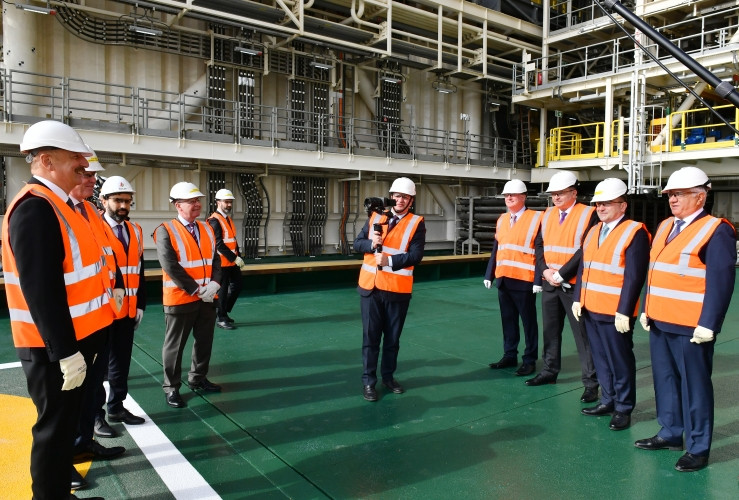 Prezident İlham Əliyev “Azəri-Mərkəzi-Şərqi” platformasının üst modullarının dənizə rəmzi yola salınması mərasimində iştirak edib<font color='red'> - YENİLƏNİB</font><font color=red> - FOTOLAR</font>