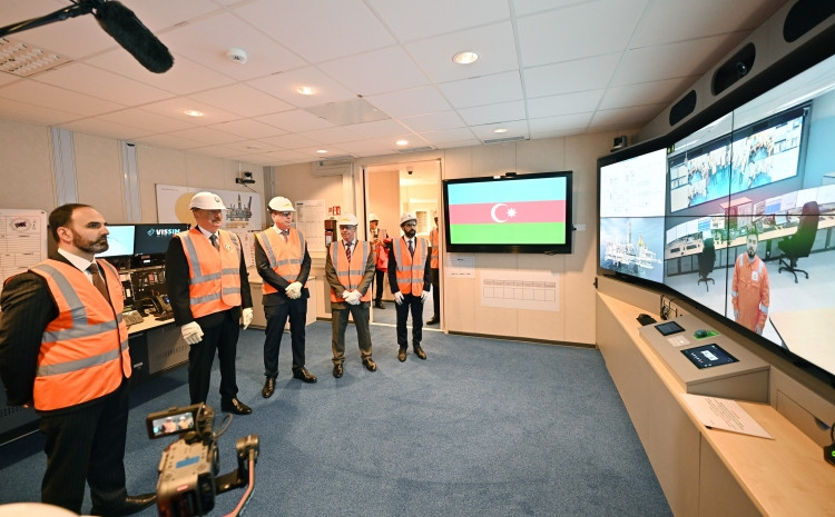 Prezident İlham Əliyev “Azəri-Mərkəzi-Şərqi” platformasının üst modullarının dənizə rəmzi yola salınması mərasimində iştirak edib<font color='red'> - YENİLƏNİB</font><font color=red> - FOTOLAR</font>