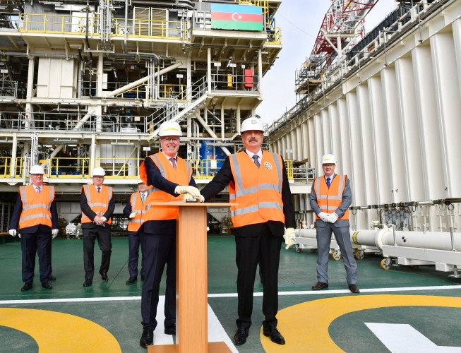 Prezident İlham Əliyev “Azəri-Mərkəzi-Şərqi” platformasının üst modullarının dənizə rəmzi yola salınması mərasimində iştirak edib<font color='red'> - YENİLƏNİB</font><font color=red> - FOTOLAR</font>