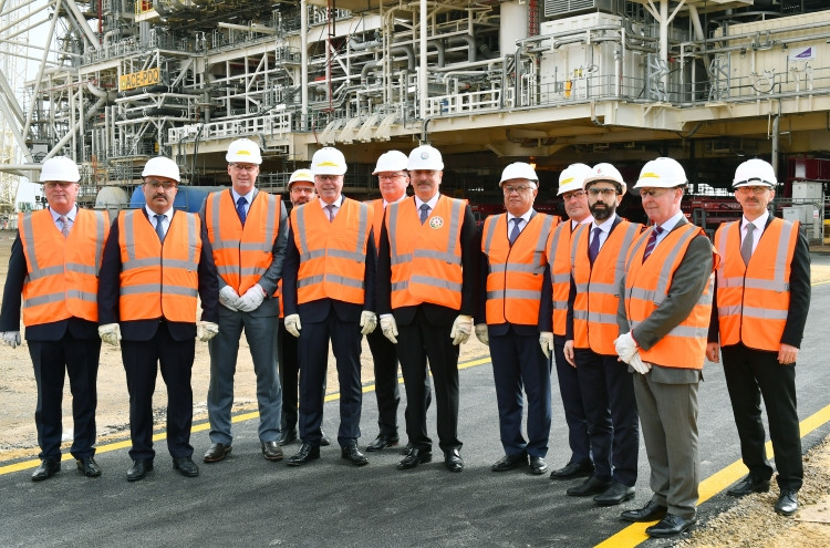 Prezident İlham Əliyev “Azəri-Mərkəzi-Şərqi” platformasının üst modullarının dənizə rəmzi yola salınması mərasimində iştirak edib<font color='red'> - YENİLƏNİB</font><font color=red> - FOTOLAR</font>