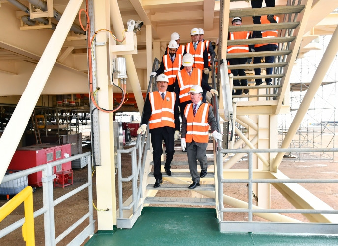 Prezident İlham Əliyev “Azəri-Mərkəzi-Şərqi” platformasının üst modullarının dənizə rəmzi yola salınması mərasimində iştirak edib<font color='red'> - YENİLƏNİB</font><font color=red> - FOTOLAR</font>