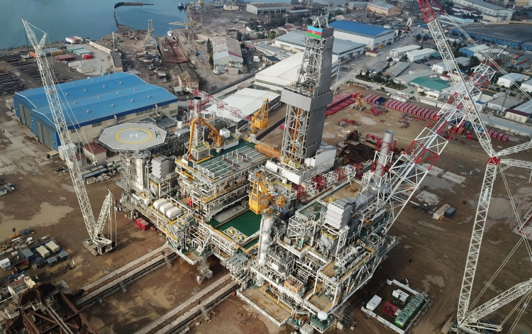 Prezident İlham Əliyev “Azəri-Mərkəzi-Şərqi” platformasının üst modullarının dənizə rəmzi yola salınması mərasimində iştirak edib<font color='red'> - YENİLƏNİB</font><font color=red> - FOTOLAR</font>