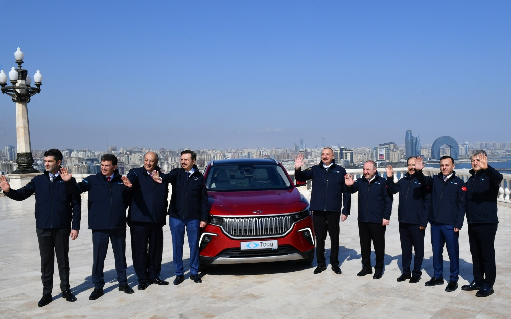 Türkiyənin ilk yerli elektromobili “Togg” Azərbaycan Prezidenti İlham Əliyevə təqdim olunub<font color='red'> - YENİLƏNİB</font><font color=red> - FOTOLAR</font>