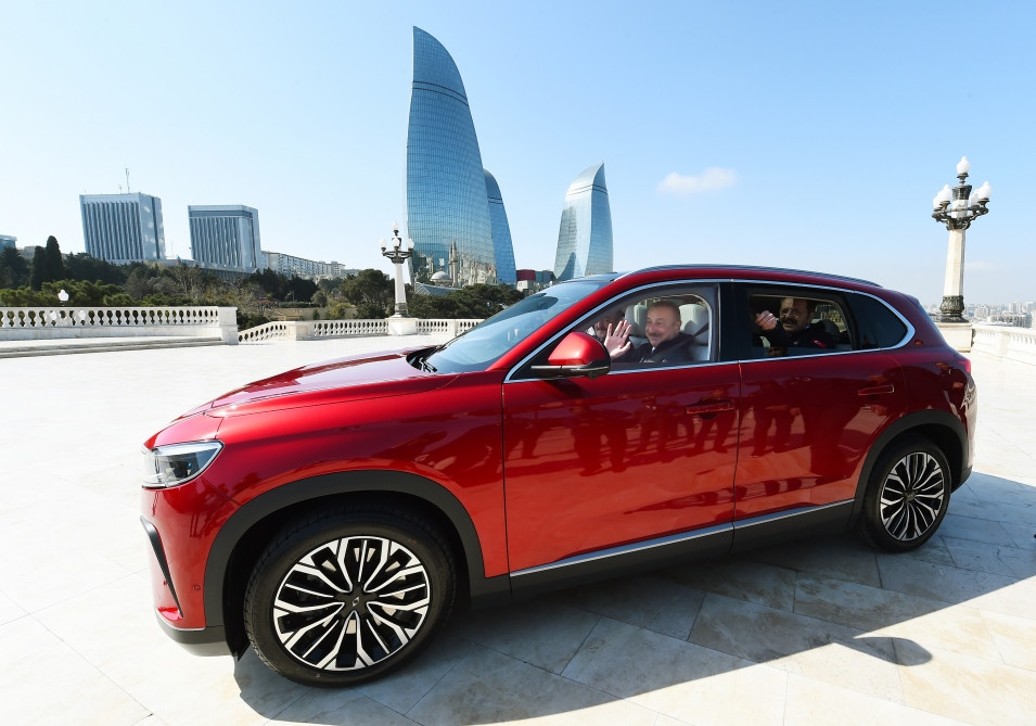Türkiyənin ilk yerli elektromobili “Togg” Azərbaycan Prezidenti İlham Əliyevə təqdim olunub<font color='red'> - YENİLƏNİB</font><font color=red> - FOTOLAR</font>