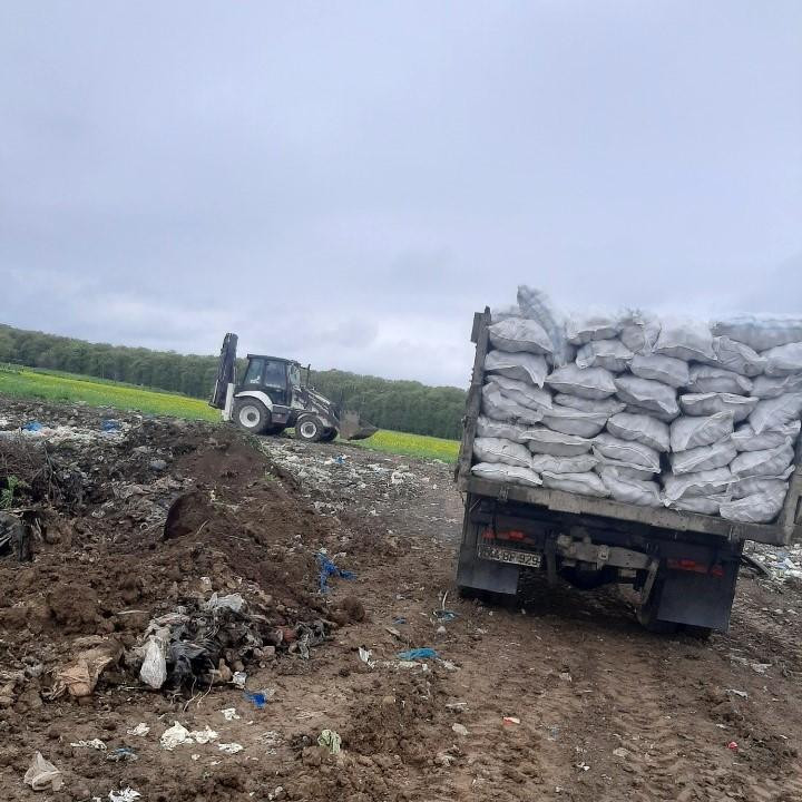 İrandan Azərbaycana gətirilən 24 tona yaxın yararsız kartof məhv edilib<font color=red> - FOTOLAR</font>