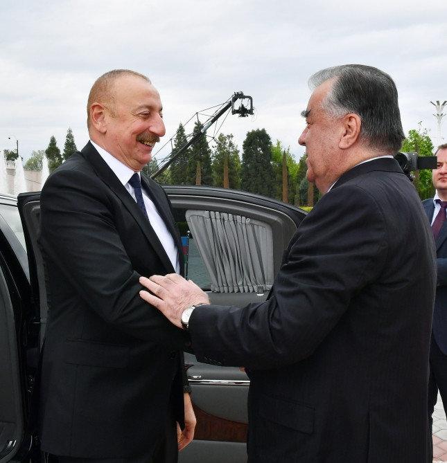 Azərbaycan Prezidenti İlham Əliyevin Düşənbədə rəsmi qarşılanma mərasimi olub<font color=red> - FOTOLAR</font>