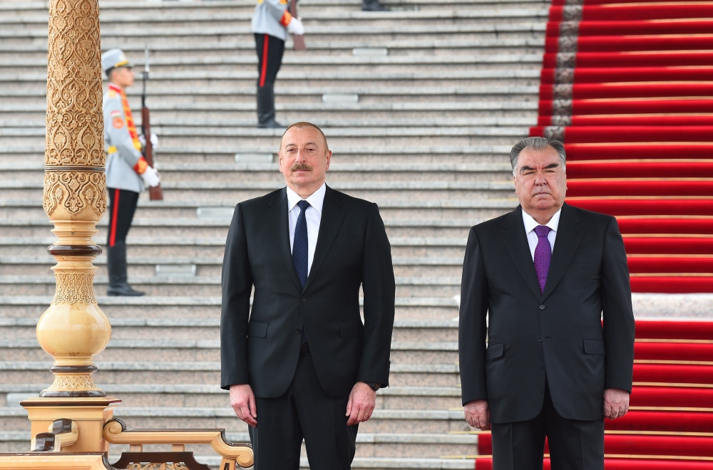 Azərbaycan Prezidenti İlham Əliyevin Düşənbədə rəsmi qarşılanma mərasimi olub<font color=red> - FOTOLAR</font>