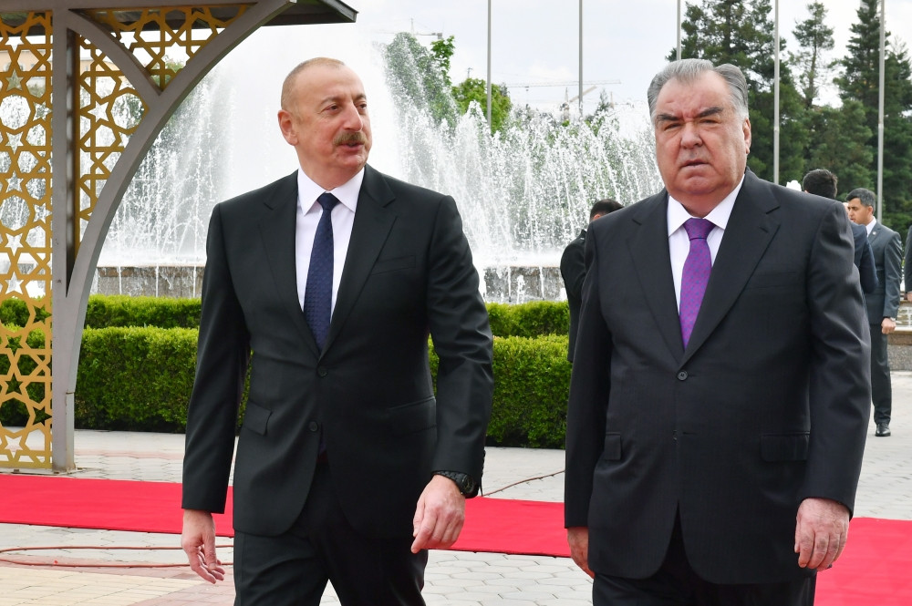 Azərbaycan Prezidenti İlham Əliyevin Düşənbədə rəsmi qarşılanma mərasimi olub<font color=red> - FOTOLAR</font>