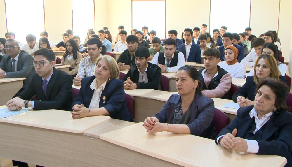 “Naxçıvan” Universitetində elmi-praktiki konfrans keçirilib<font color=red> - FOTOLAR</font>
