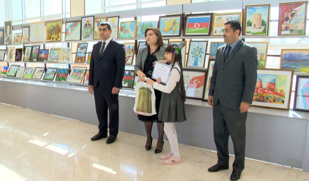 "Vətənim Azərbaycan” mövzusunda rəsm müsabiqəsi keçirilib<font color=red> - FOTOLAR</font>