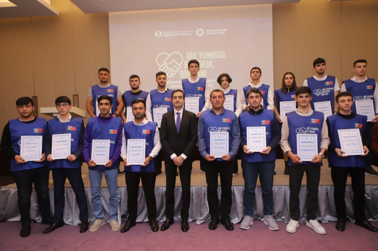 Türkiyəyə yardıma gedən Azərbaycan könüllüləri ilə görüş olub<font color=red> - FOTOLAR</font>