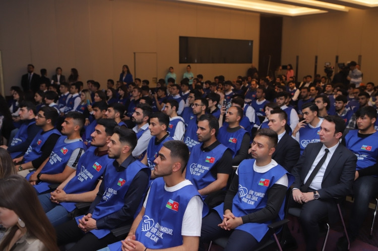 Türkiyəyə yardıma gedən Azərbaycan könüllüləri ilə görüş olub<font color=red> - FOTOLAR</font>