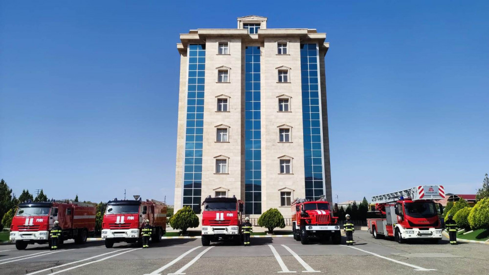 Naxçıvan FHN-ə 5 yeni müasir yanğınsöndürən avtomobili verilib<font color=red> - VİDEO</font>