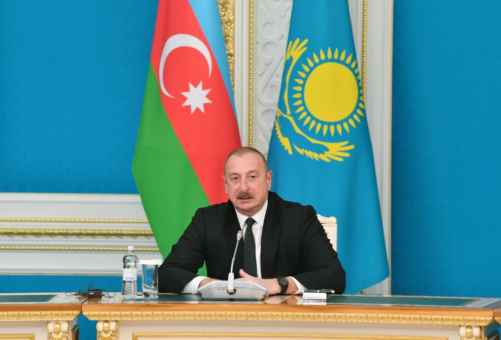 Azərbaycan və Qazaxıstan prezidentləri mətbuata bəyanatlarla çıxış ediblər<font color='red'> - YENİLƏNƏCƏK</font><font color=red> - FOTOLAR</font>