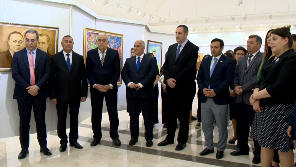 Naxçıvanda “Heydər Əliyev dühası əbədiyaşardır” adlı sərgi açılıb <font color=red> - FOTOLAR</font>